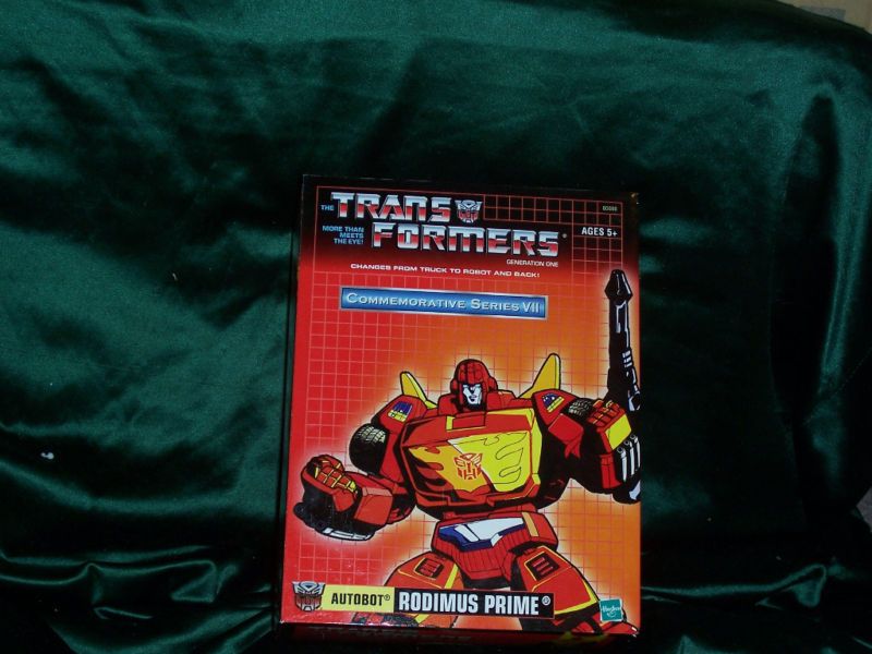 TRANSFORMERS G1 TRU REISSUE RODIMUS PRIME COMMEMORATIVE  